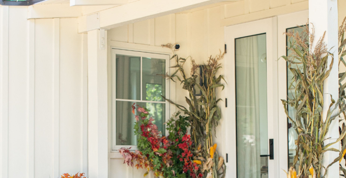 Elevate Your Home’s Ambiance with Fall Decor for Outdoor Front Porches 🍂