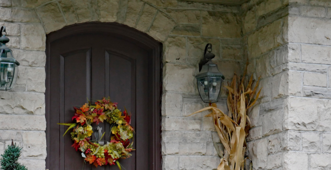 Transform Your Front Porch into a Winter Wonderland: DIY Christmas Decor Ideas You Can’t Miss!